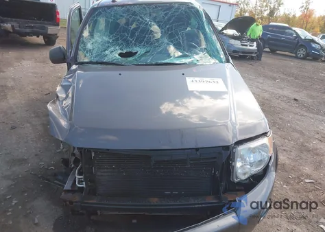 2011 Ford Escape Xlt z USA, uszkodzony, nr VIN 1FMCU9D70BKC61399